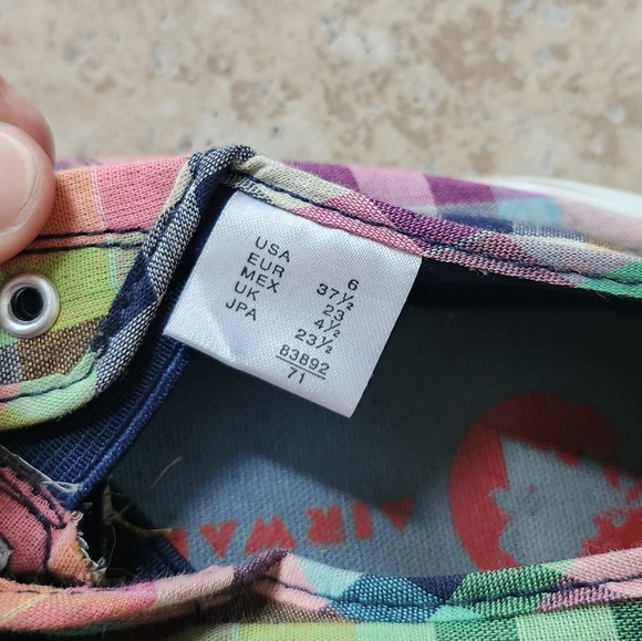 Airwalk plaid shoes. Size 6. Like new - Picture 3 of 4